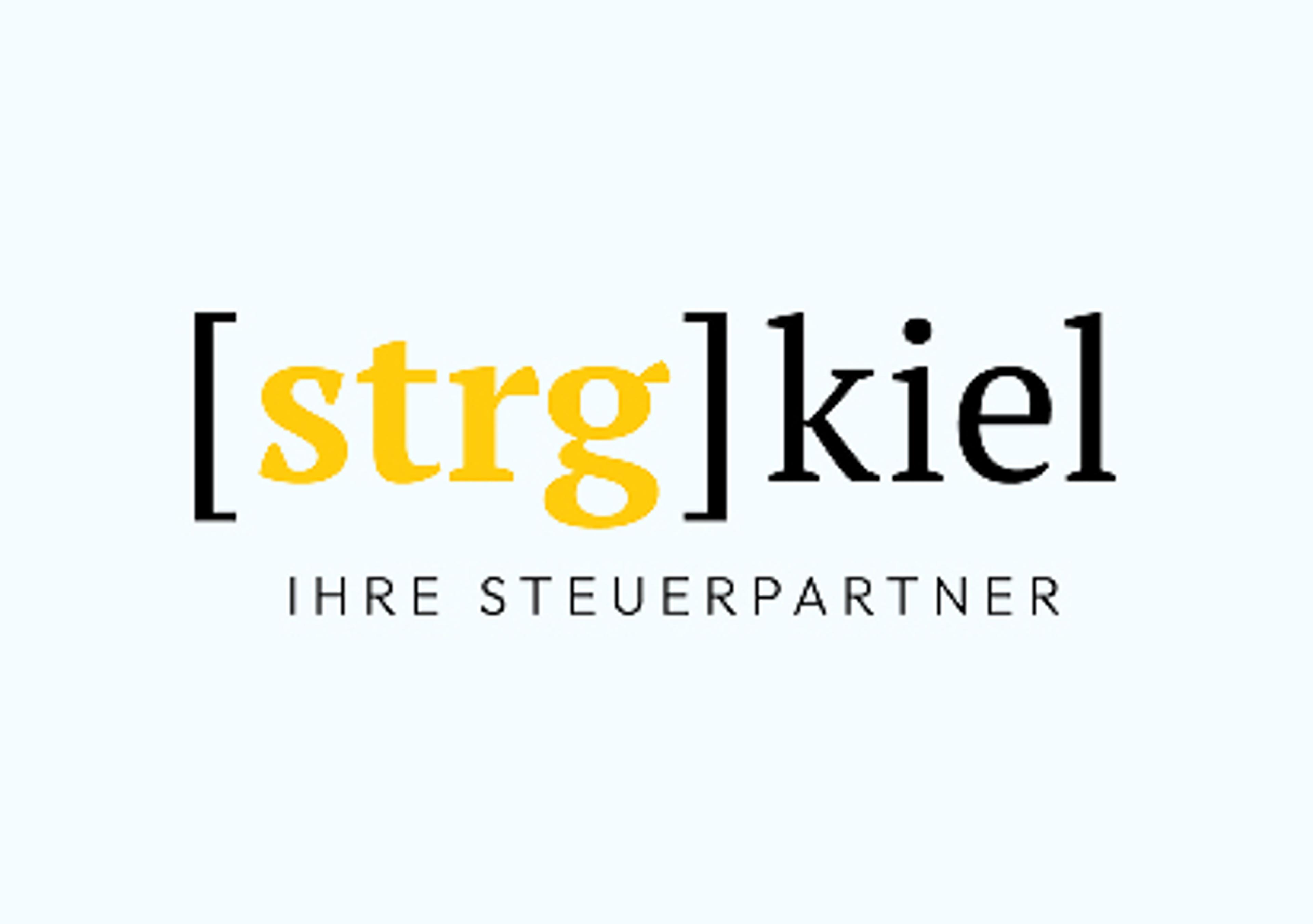 Strg Kiel Logo in schwarz und gelb mit 'Ihre Steuerpartner' darunter.