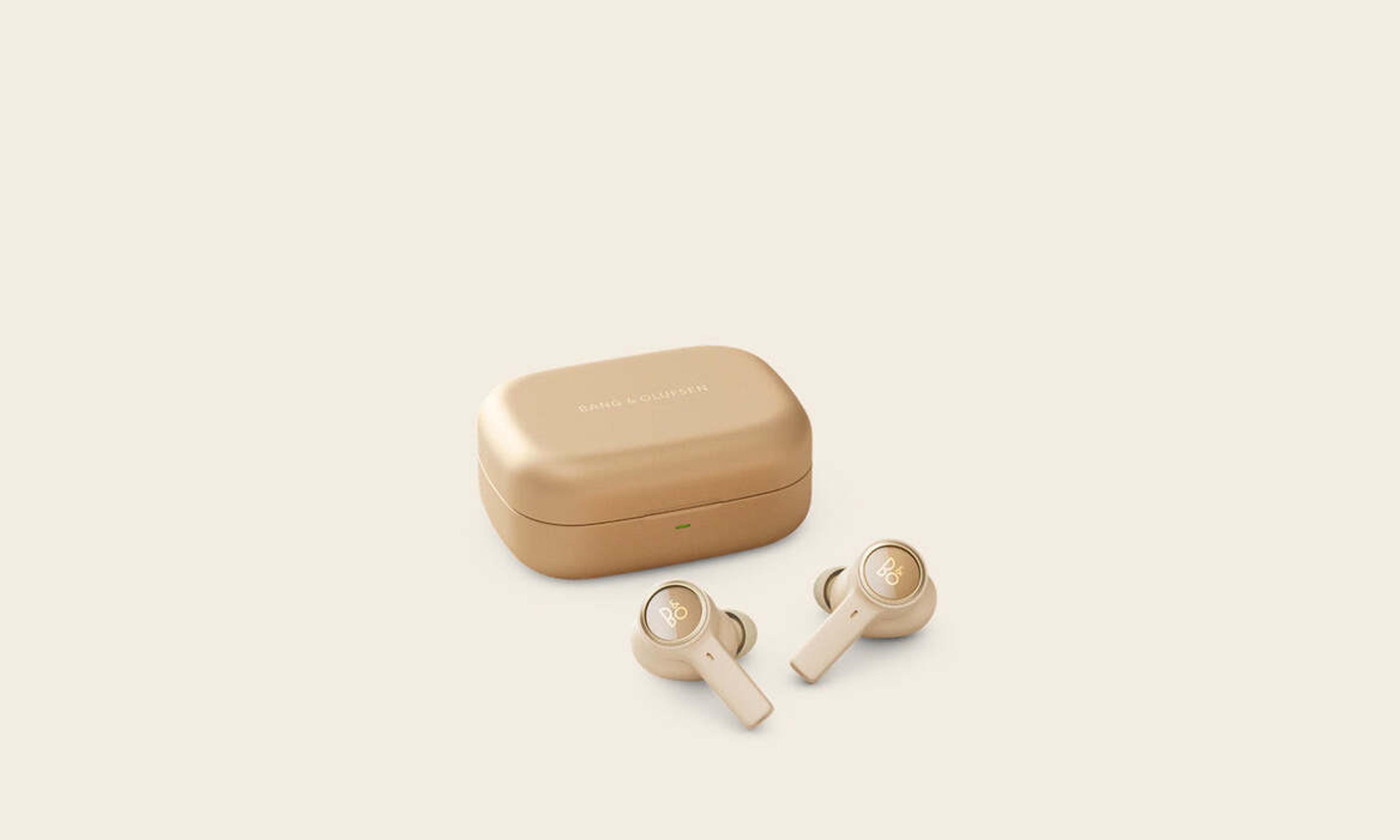 Wireless noise-cancelling earbuds