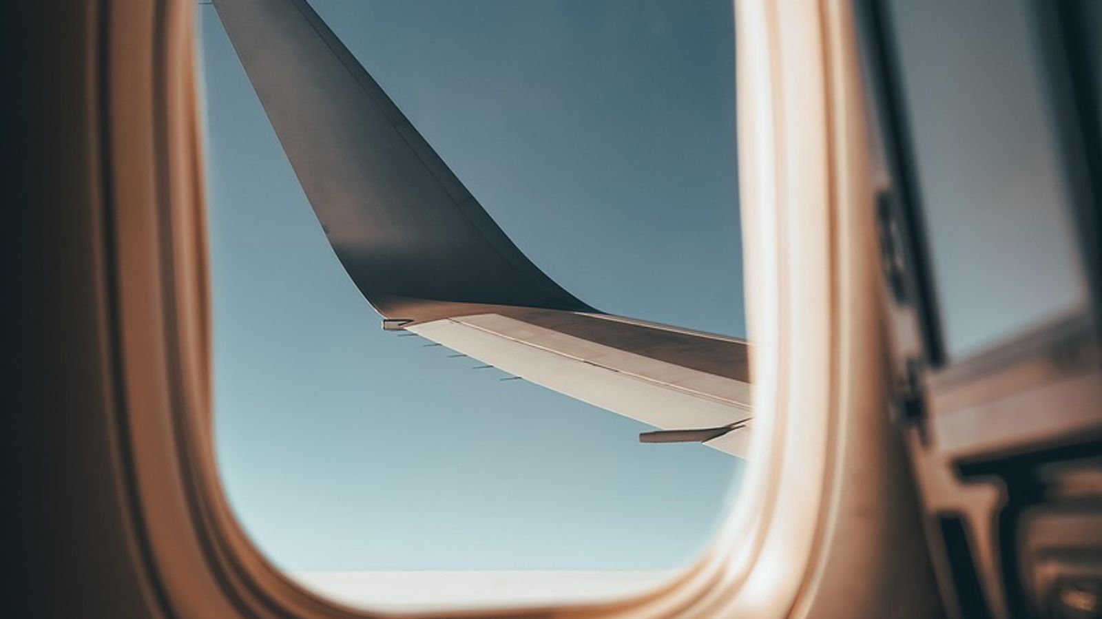 Senior Flight Discounts 2025: Which Airlines Actually Save You Money