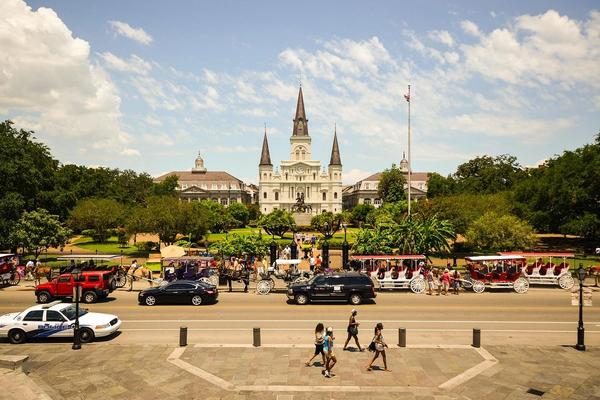 Nashville to New Orleans: Train vs. Plane Journey Comparison Guide