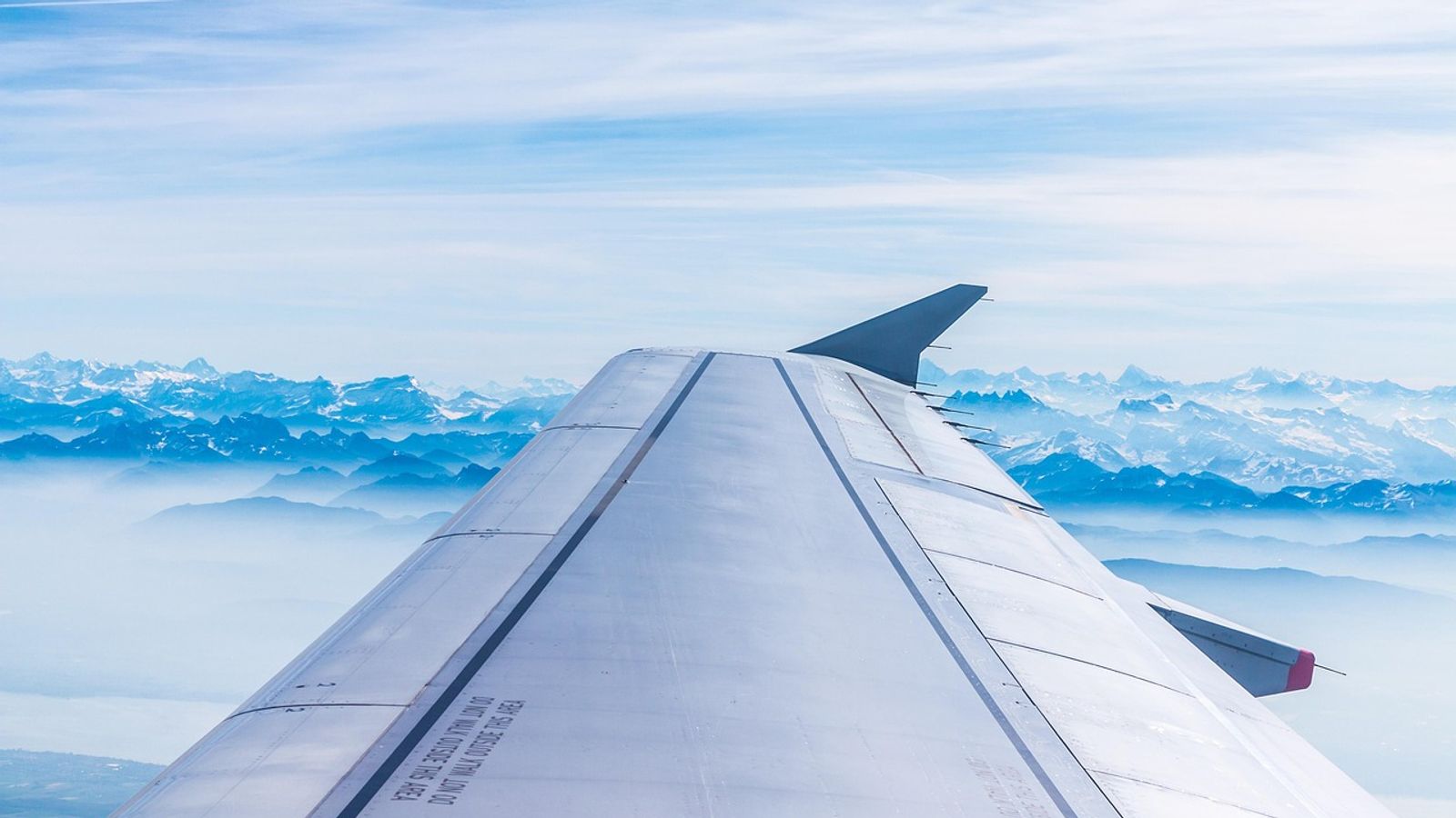 Fiji Airways vs Asiana: Premium Economy Battle Across the Pacific