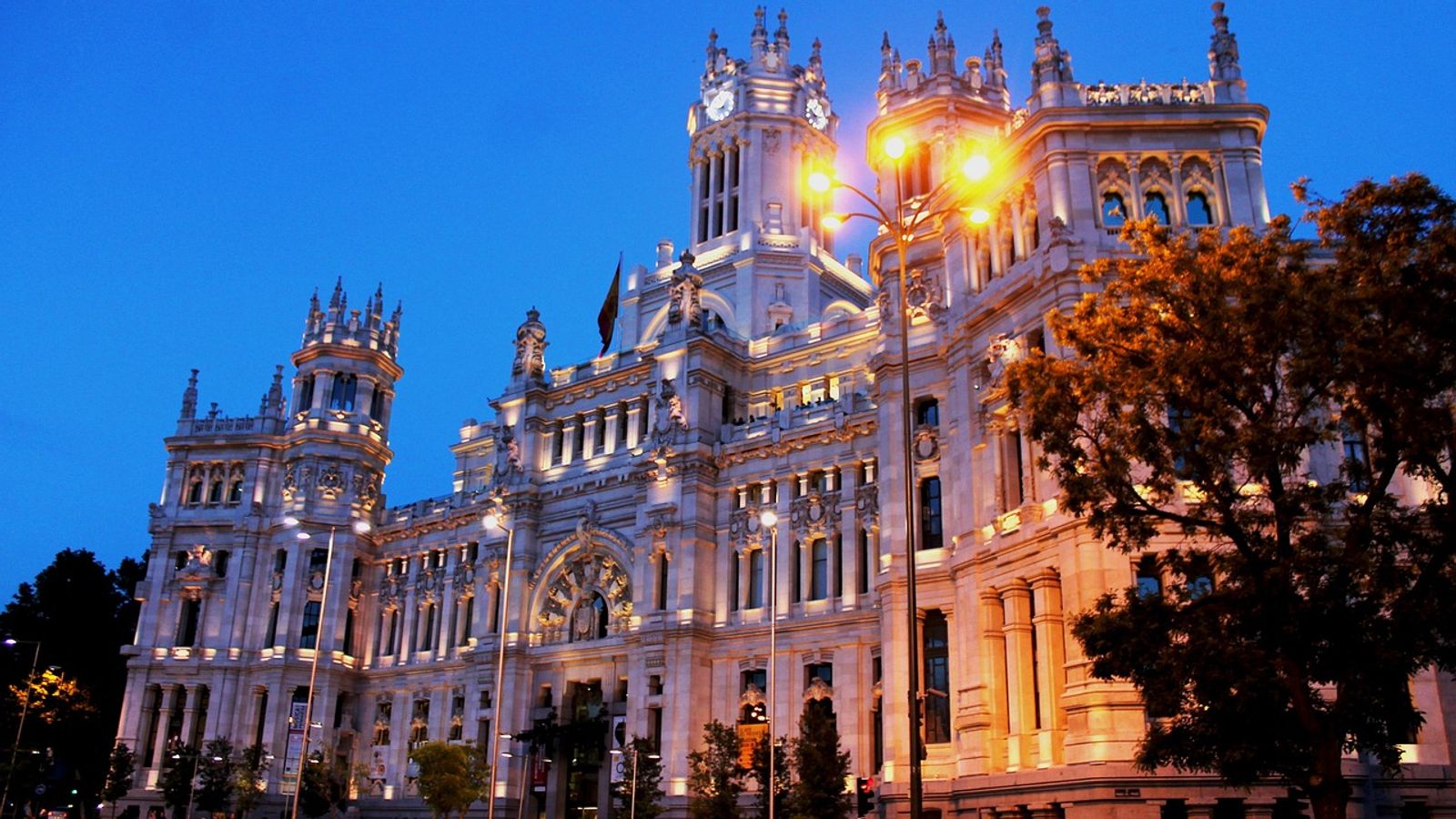 Miami to Madrid: Complete Guide to 6 Airlines' Fall 2025 Routes