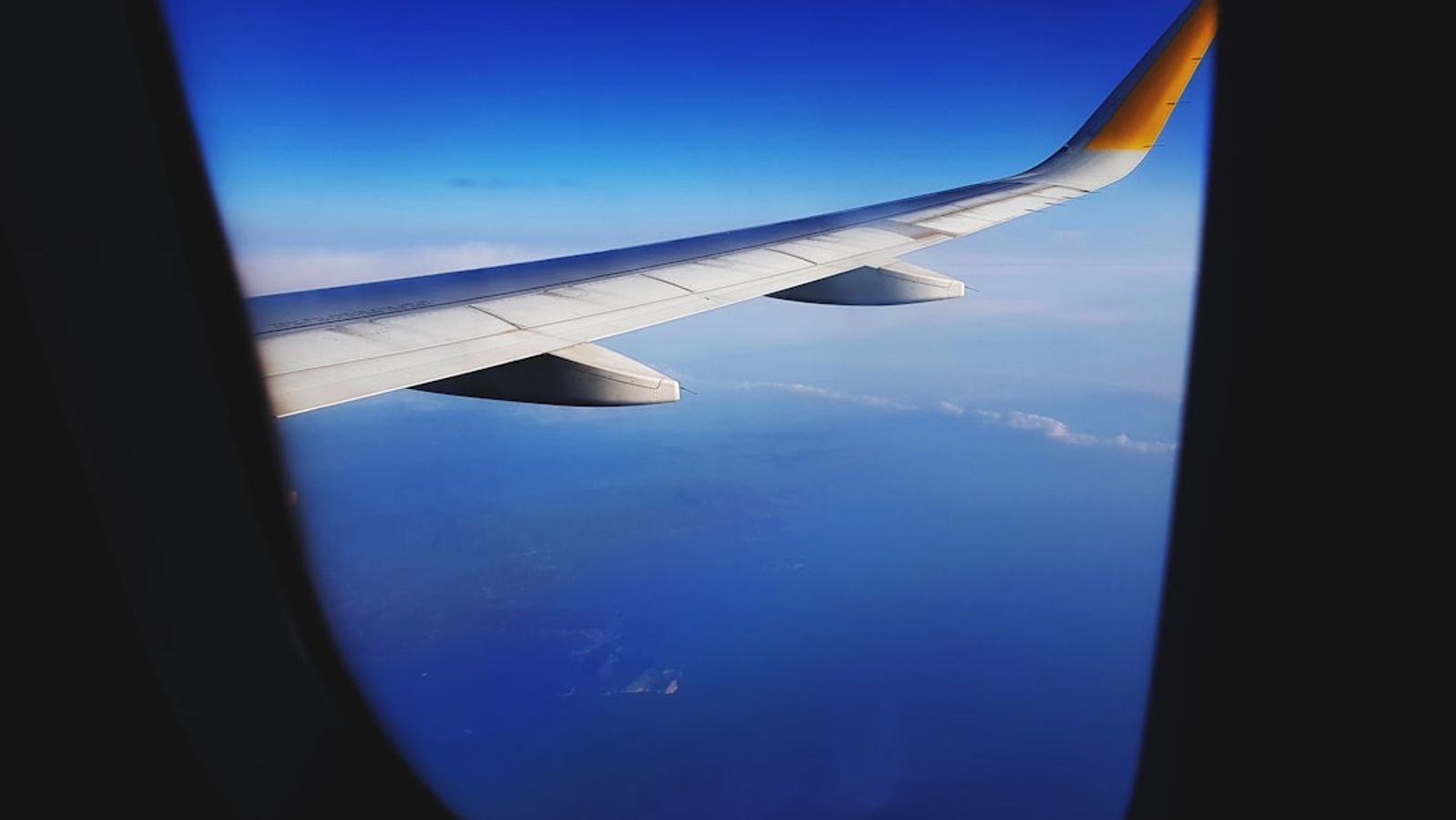 TSA & Airline Rules for Flying with Breast Milk [2025 Guide]