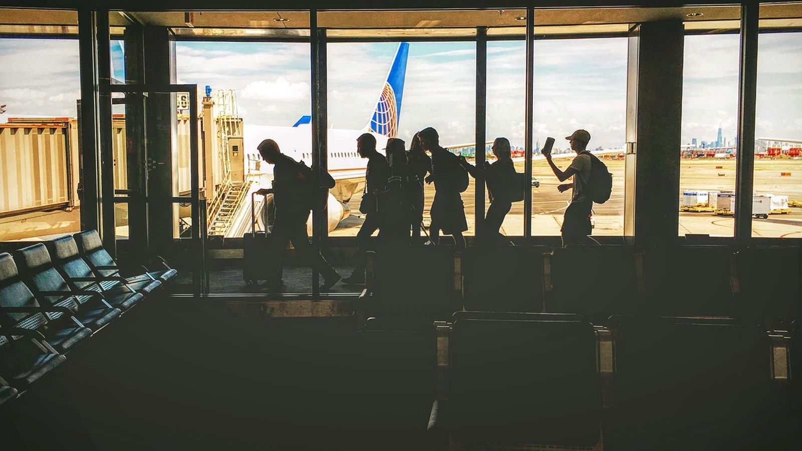 Airline Group Booking Discounts: Complete 2025 Savings Guide