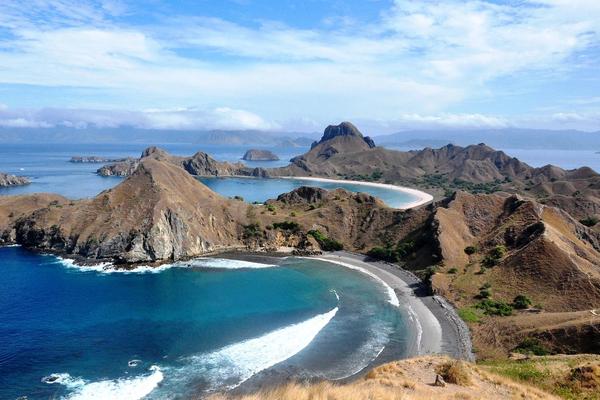 Digital Nomad's Guide to Flores: Costs, WiFi & Getting There