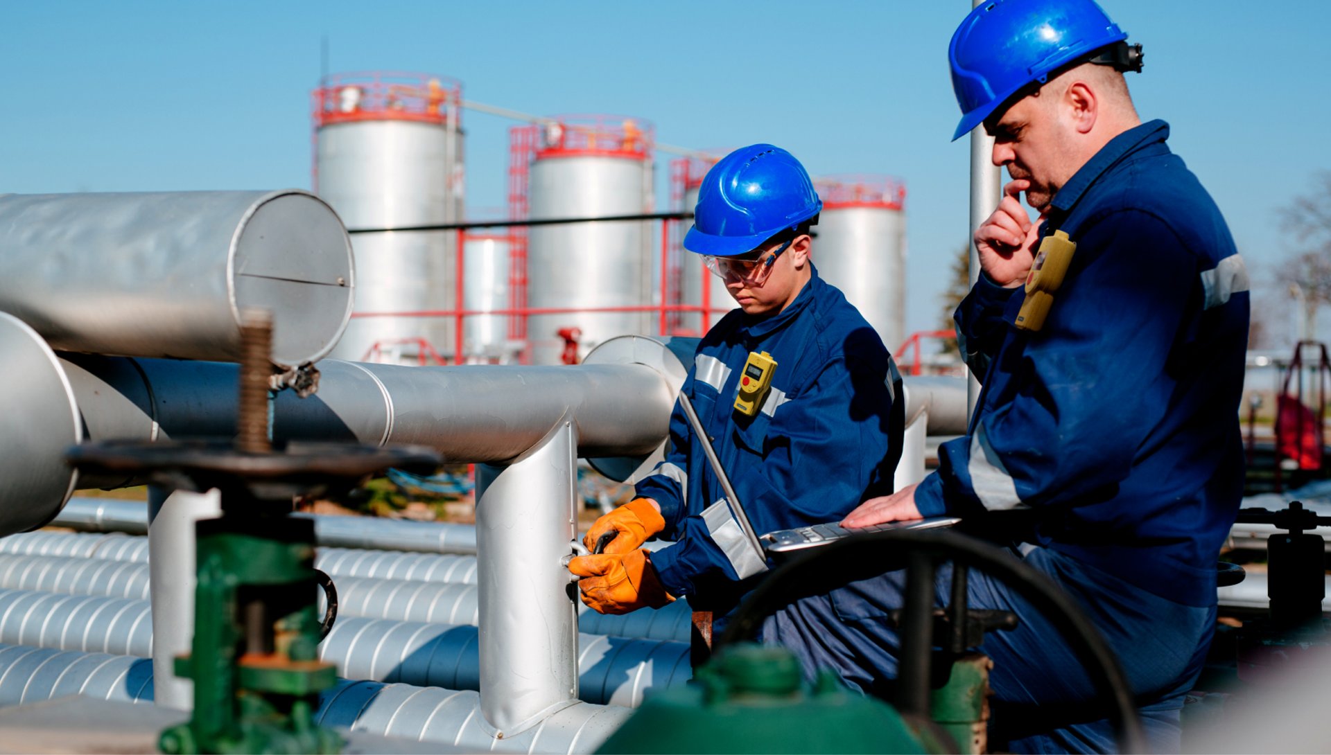 a screenshot of some energy industry workers wearing picoyune portable monitors