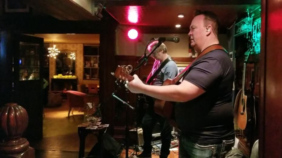 Kid friendly live music las vegas Ri Ra