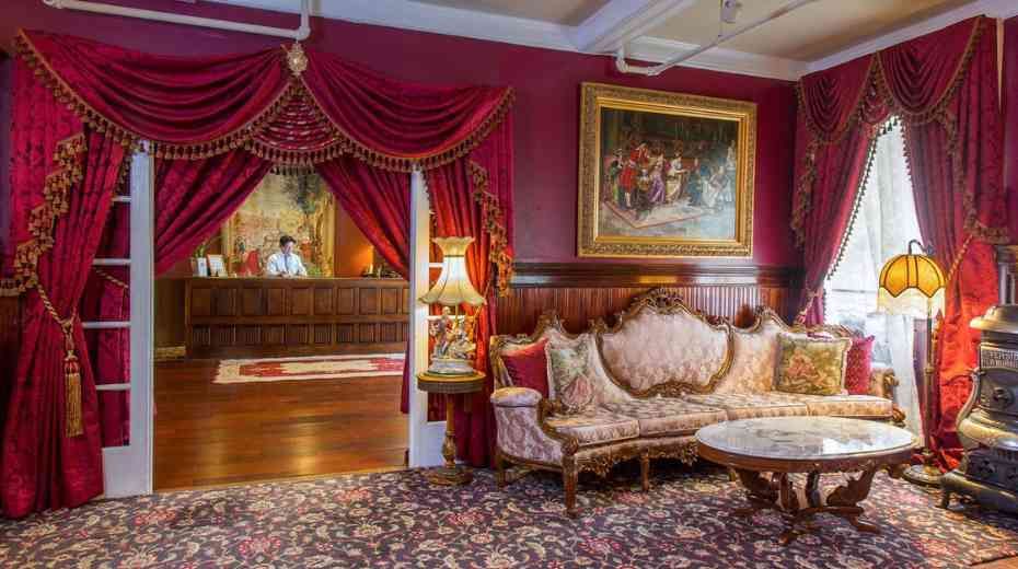 Haunted hotels in San Francisco California, The Queen Anne Hotel