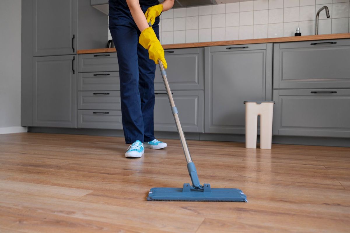 Wood & Laminate Floor