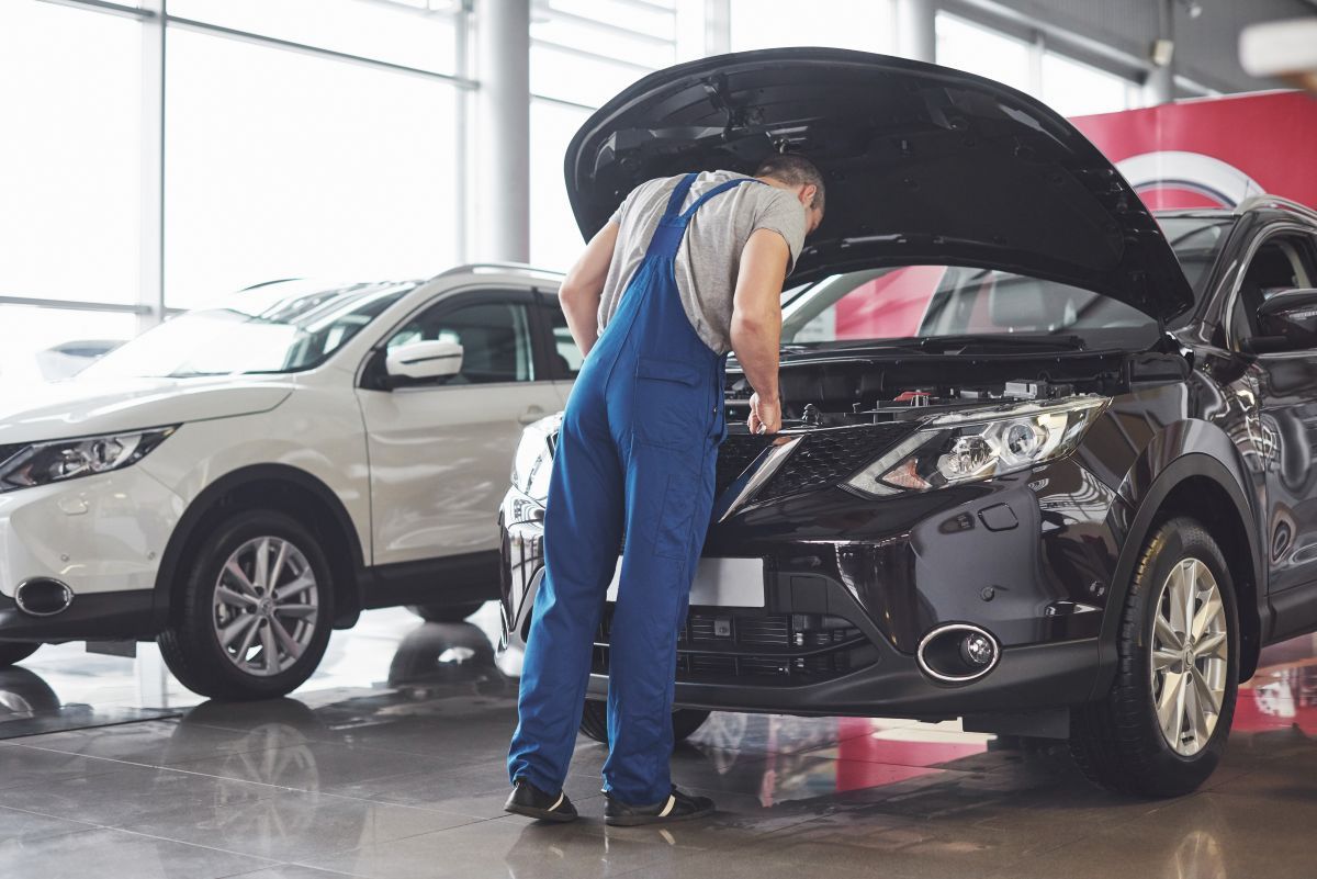 Auto Maintenance & Repair Shop Cleaning