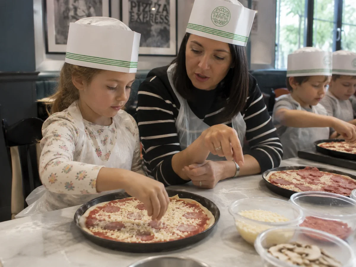 Pizza-making birthday workshop near Acton | Partyfer