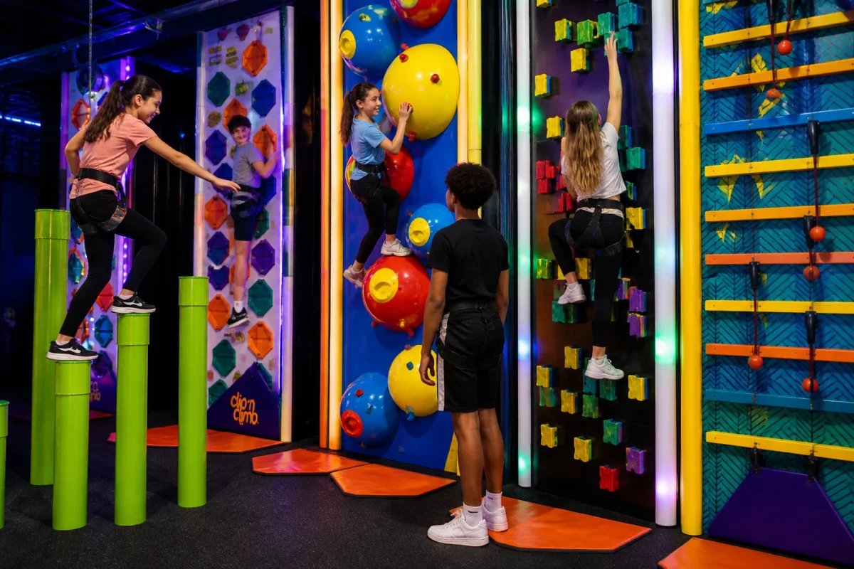 Indoor climbing venue in London for active 13th birthday parties | Partyfer