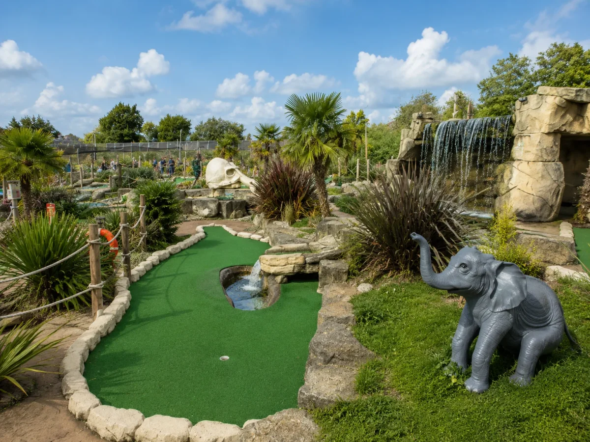 Mini golf adventure birthday near Friern Barnet | Partyfer