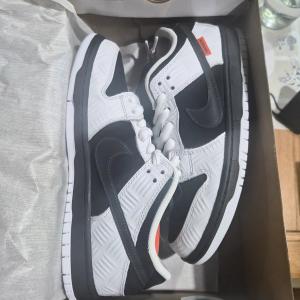Nike SB Dunk Low TIGHTBOOTH — 4