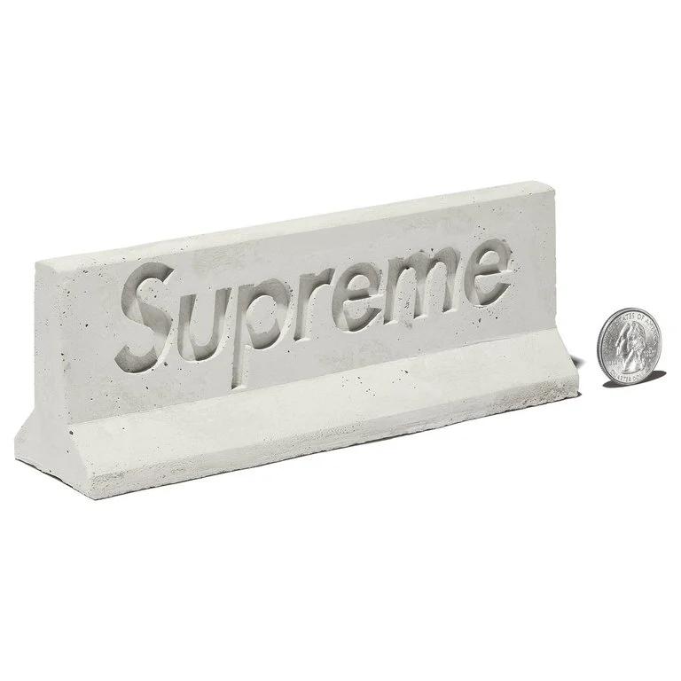 Supreme/Mini Materials 1:12 Scale Jersey Barrier — 1