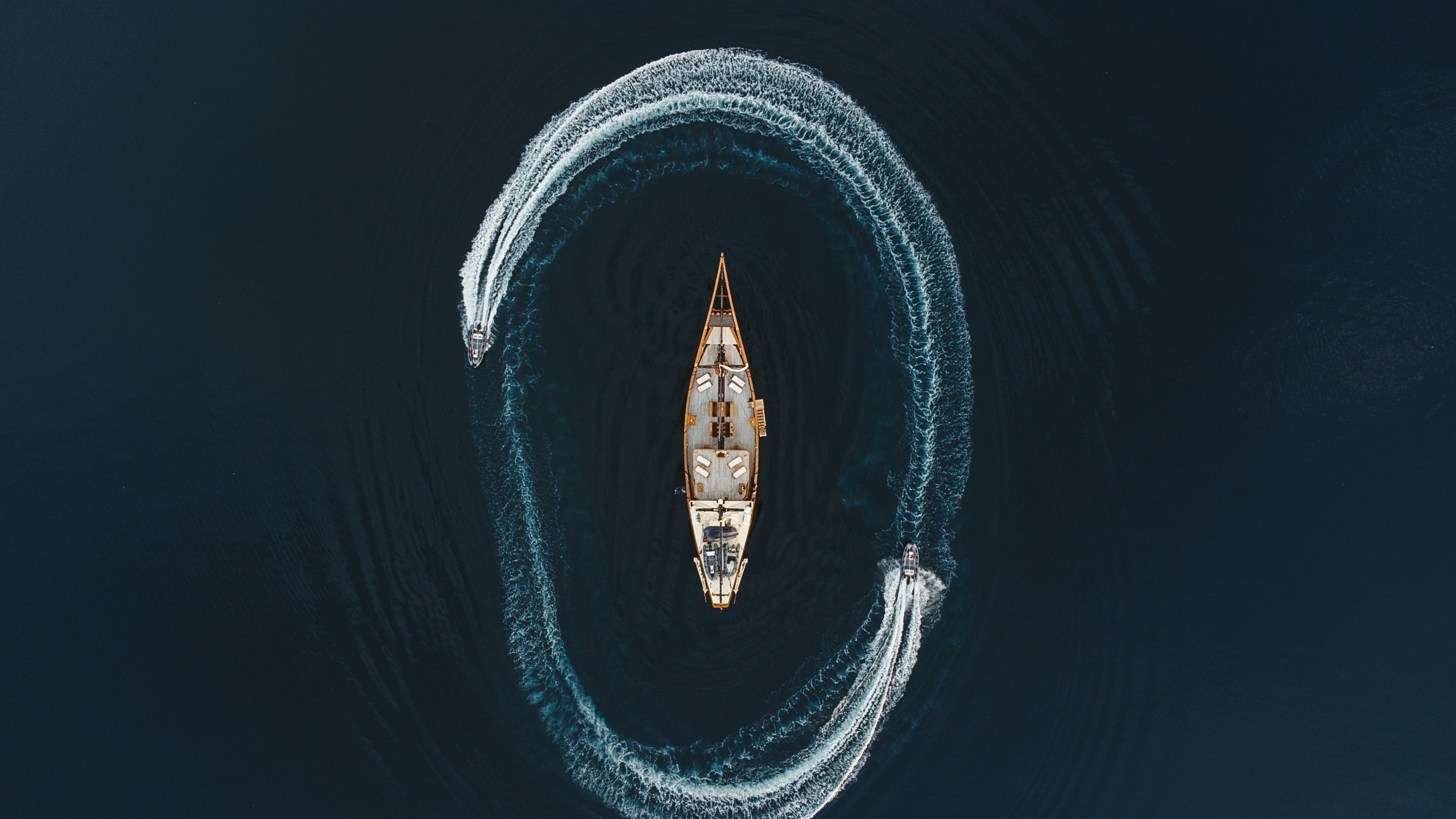 Silolona carving her wake, seen from above