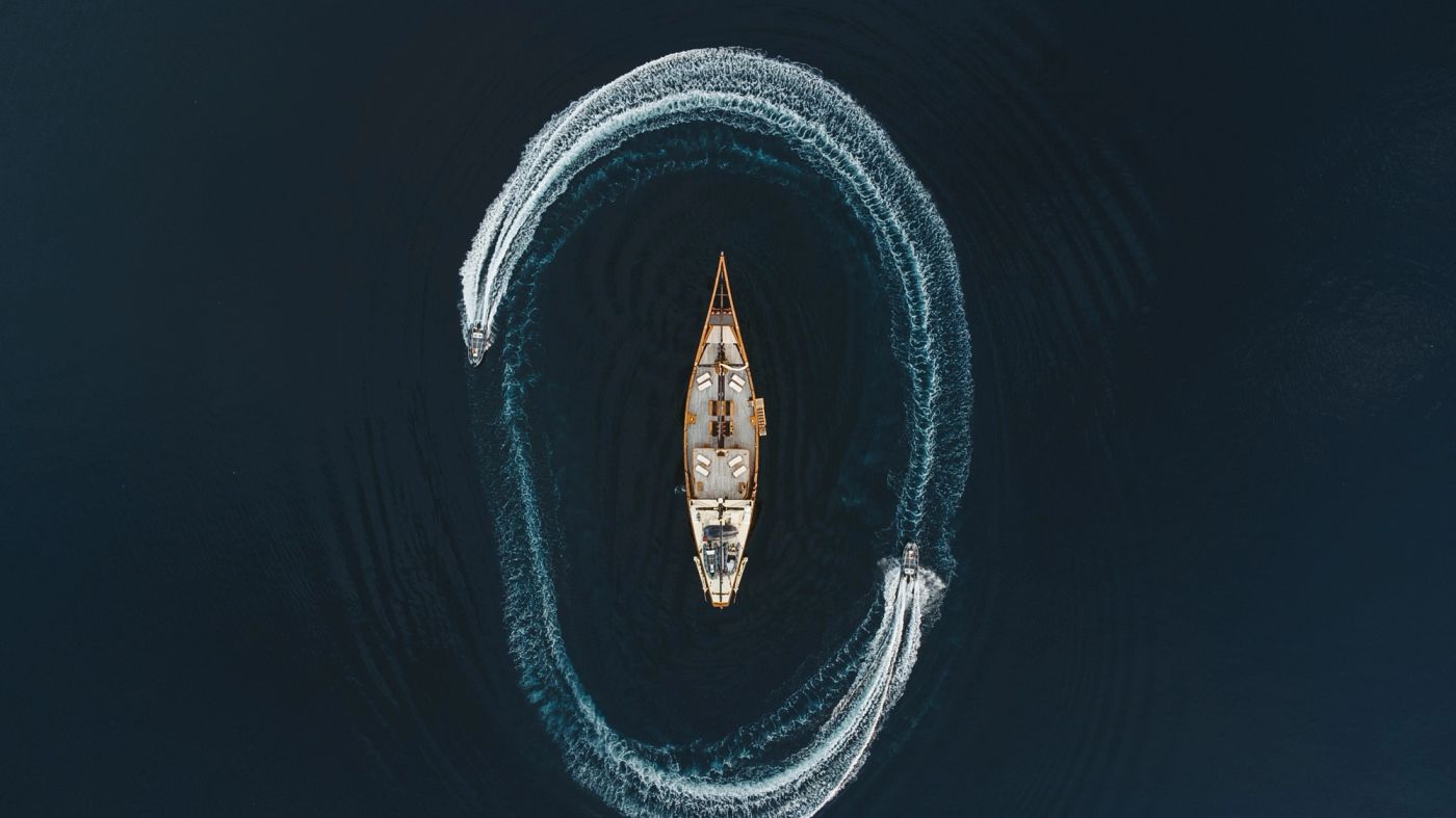 Silolona carving her wake, seen from above