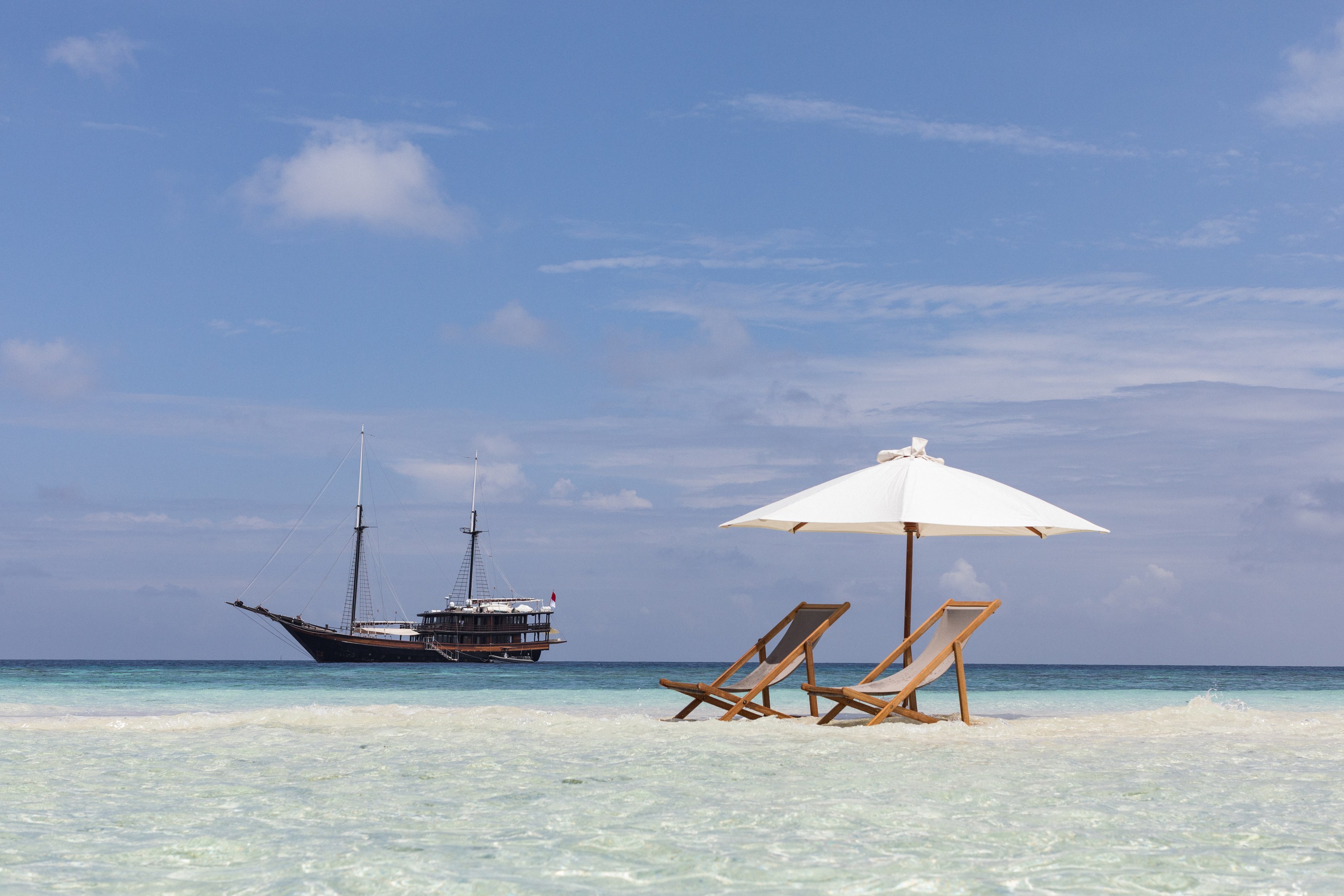 Dunia Baru Beach Setup