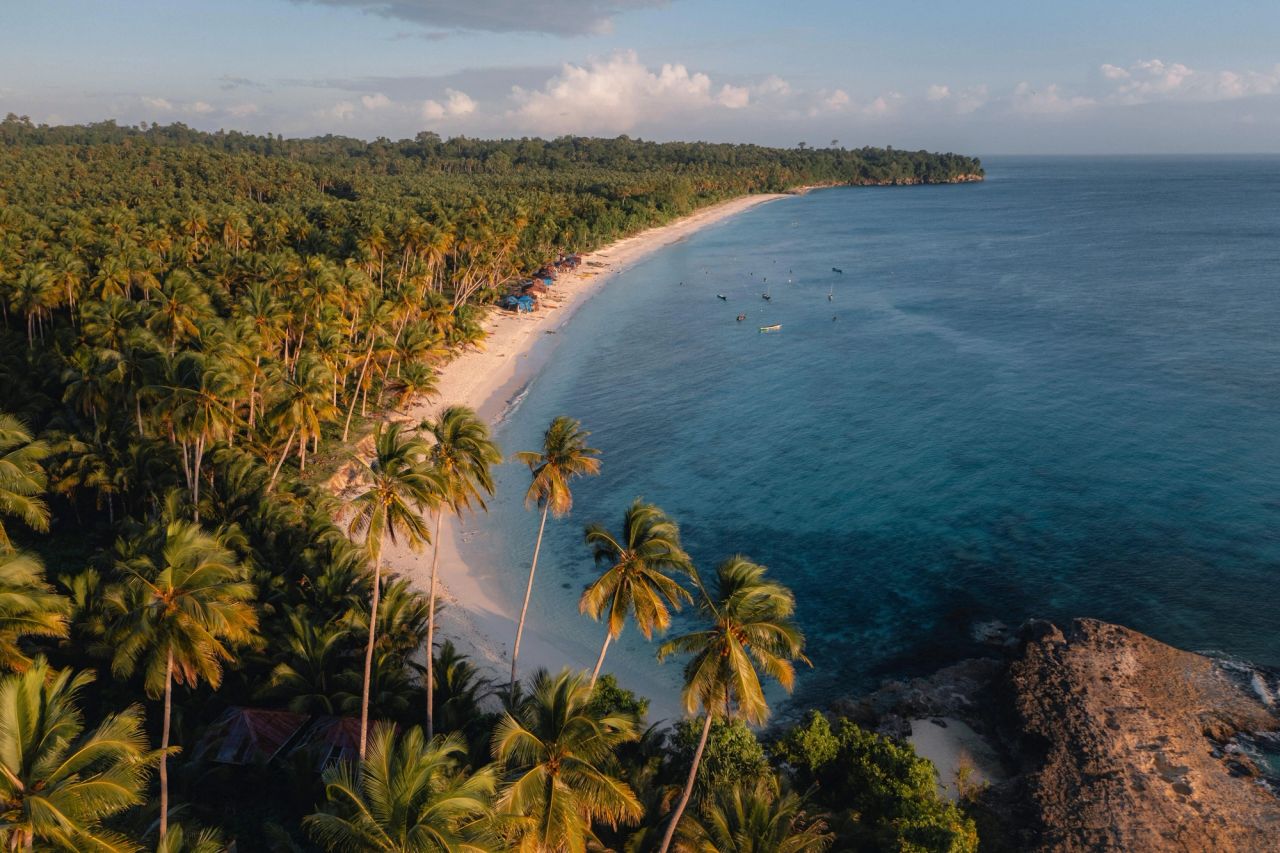 Outer Atolls Are Tide-Dependent