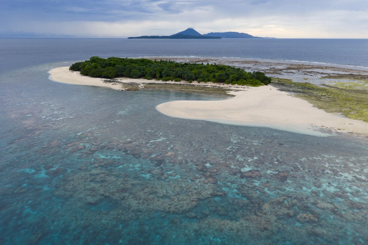 Banda Sea, Pulau Run