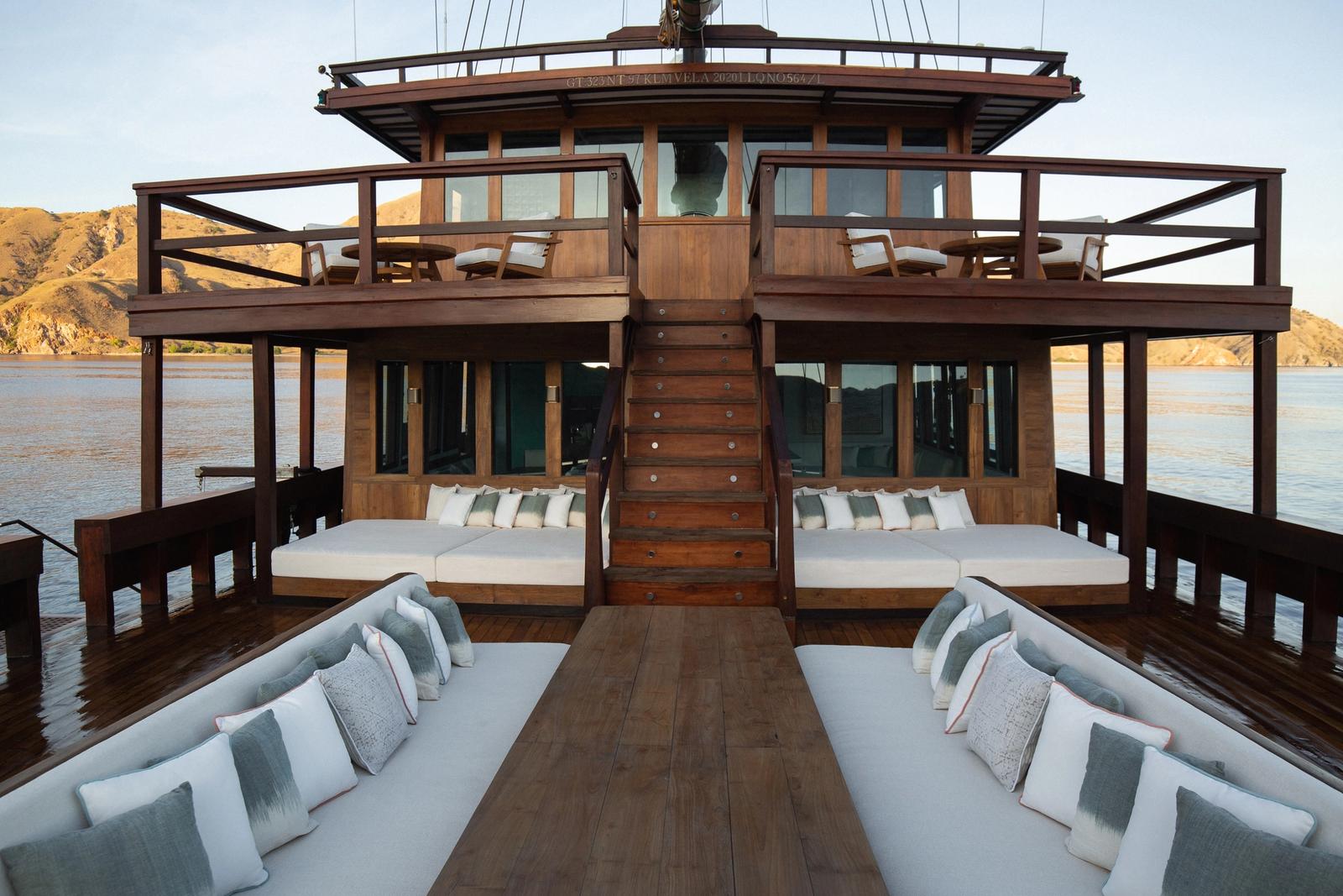 The cushioned foredeck of Vela looking aft to the deckhouse