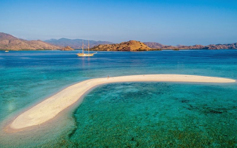 How to Charter a Yacht in Indonesia
