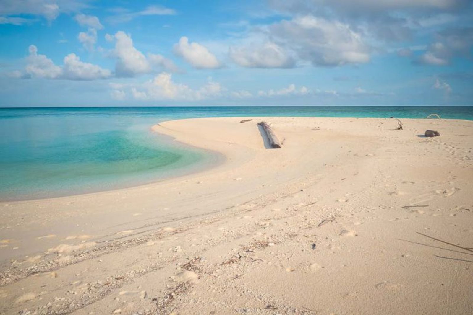 Triton Bay, Lobo Village