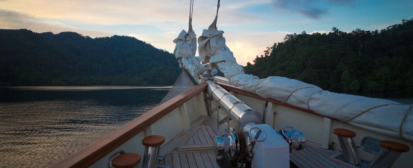 The bow of Mutiara Laut at first light