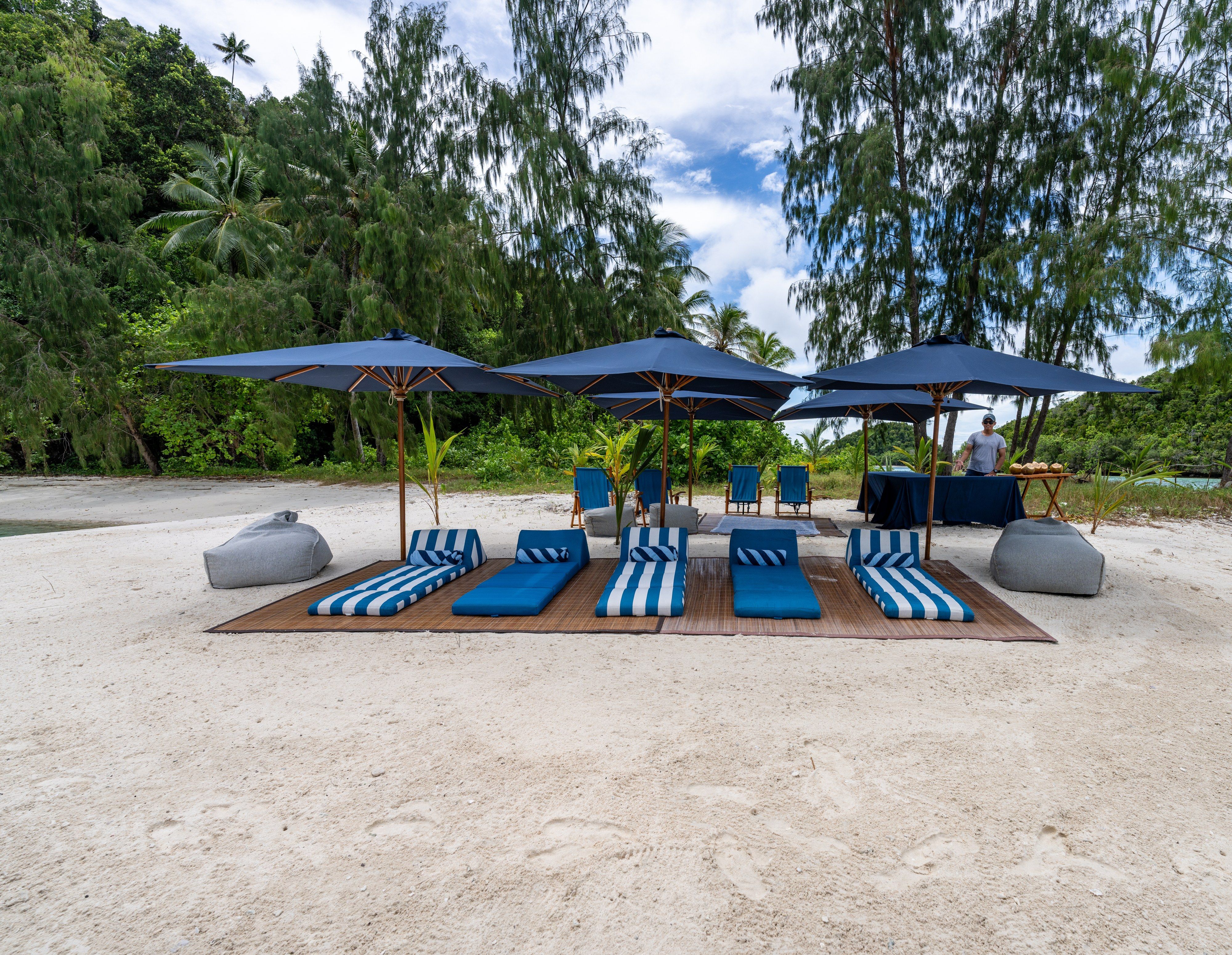 Private vs. Cabin Charter