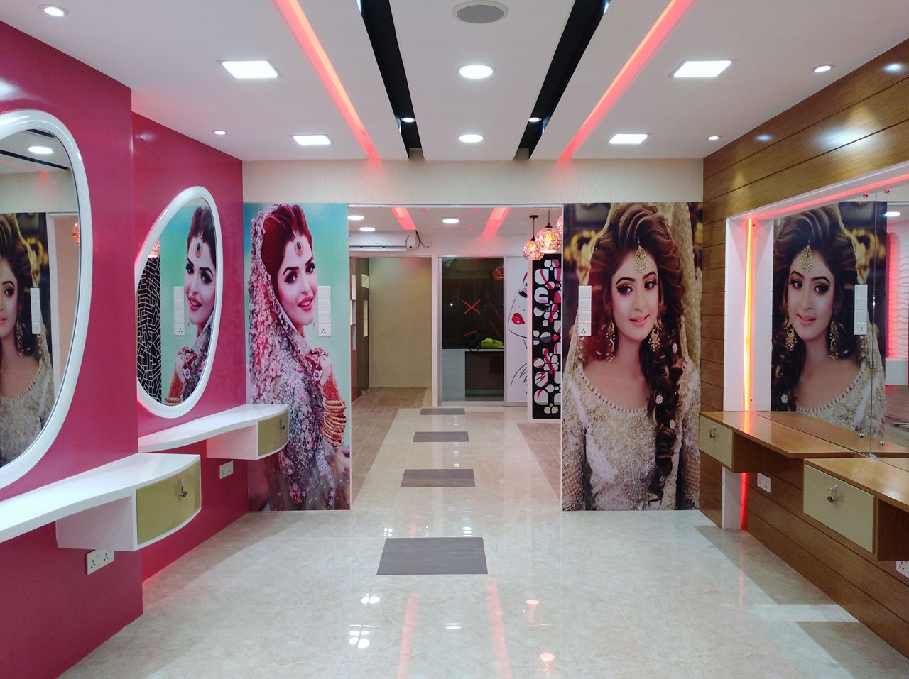 Beauty Parlour at Yaqubiya More, Bogura – photo 7 of 8