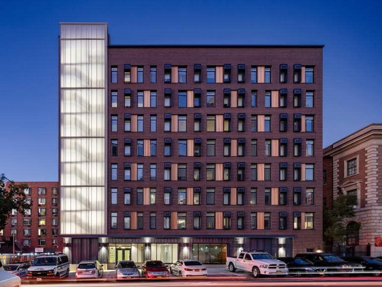 Tres Puentes on World Architects