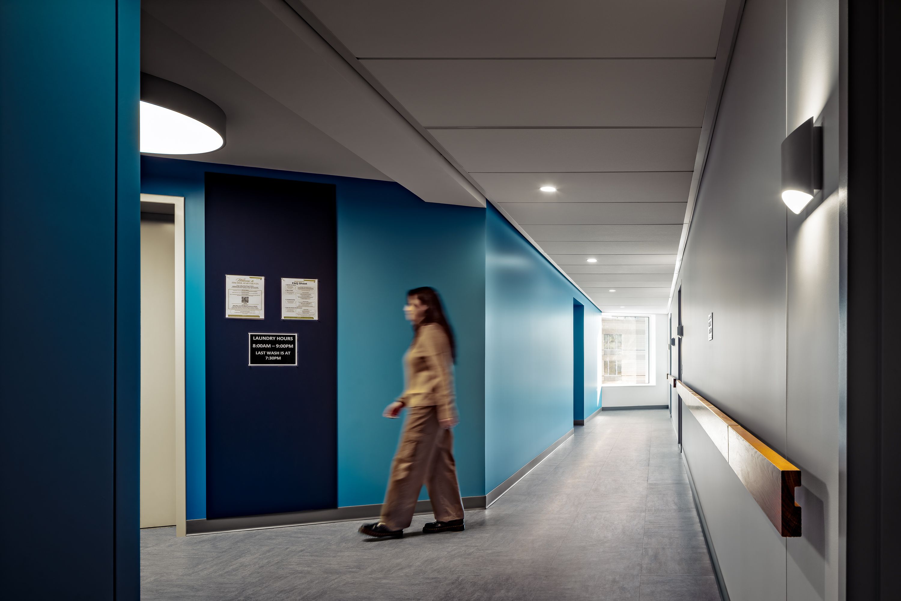 Corridor with views to the outside