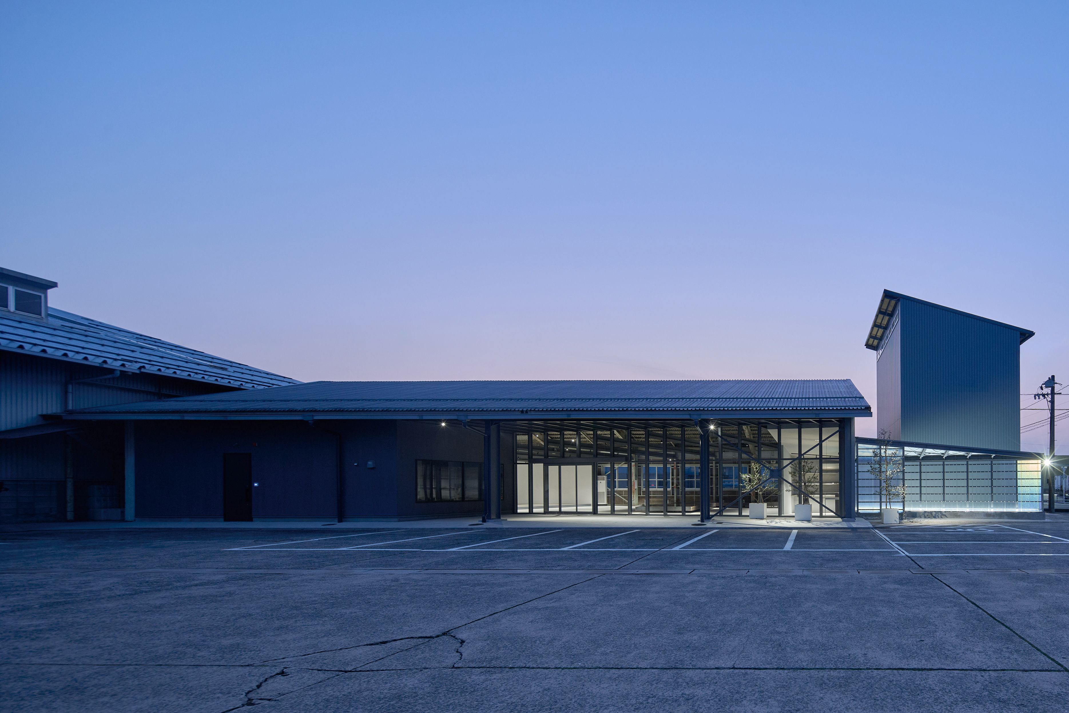 MARUJU ART HANGAR - 7