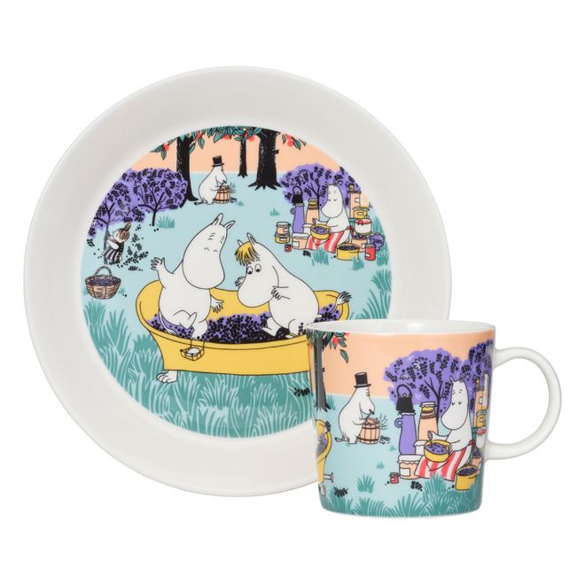 Berry Season Moomin mug on Franckly
