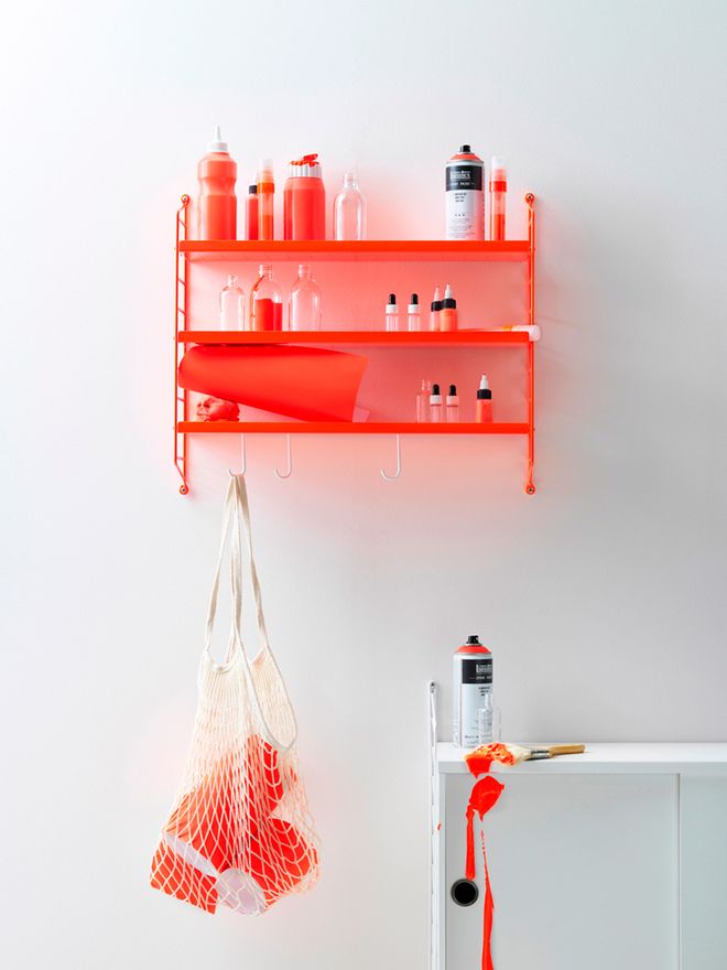 String Pocket in neon