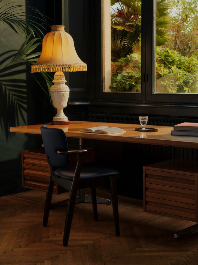 Domus chair at a desk