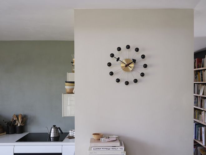 Vitra Ball Clock, black - brass