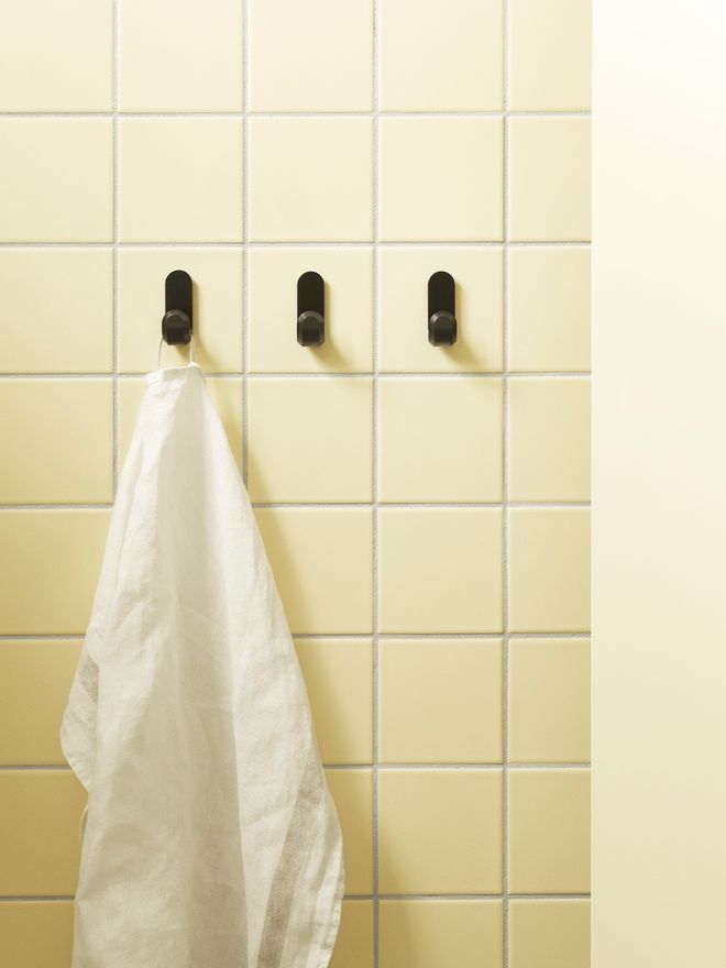 Normann Copenhagen Curve mini hooks in matt black