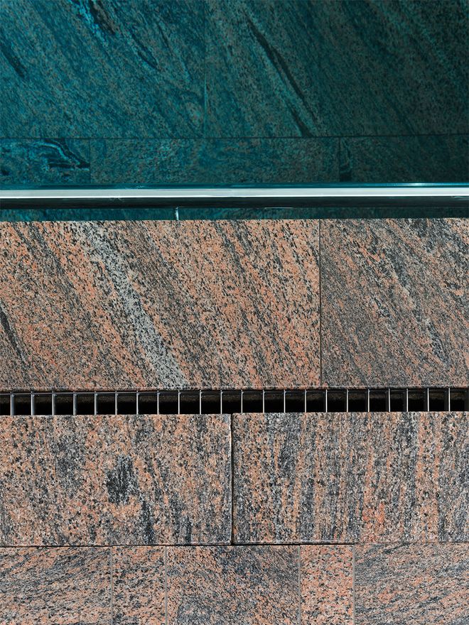 An image of Andrum spa's interior: details in the stone floor.