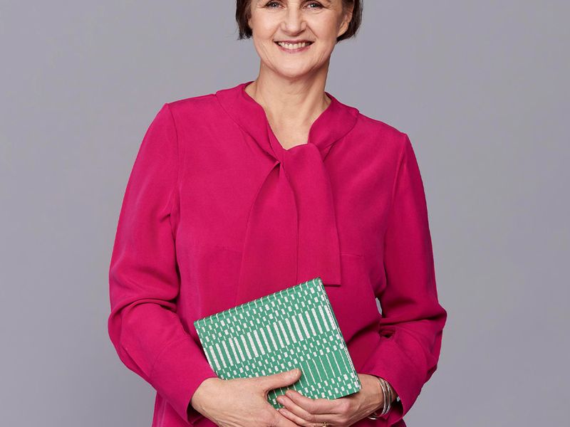 Tekstiilisuunnittelija Johanna Gullichsenille Kaj Franck -muotoilupalkinto 2021