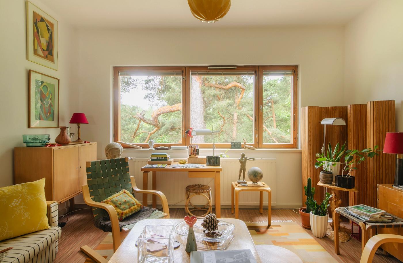 Living room of an apartment in the Mäntylä apartment building in Sunila