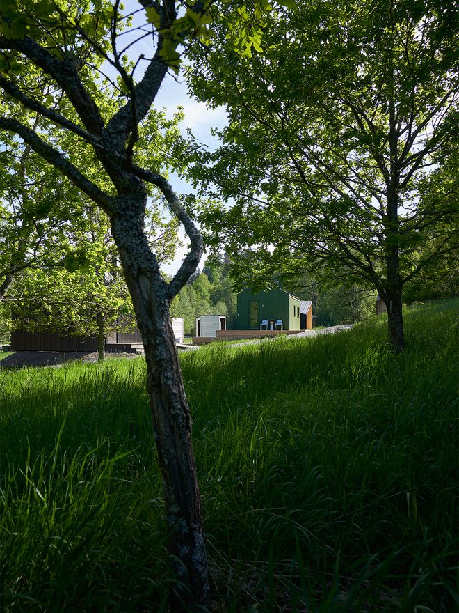 An image of Sommarnöjen's Sommar 30 miniature house, which is a part of the Architect's House exhibition: the facade.
