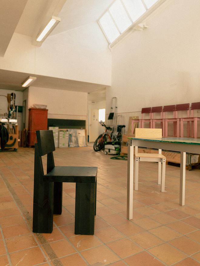 Fredrik Paulsen's 001 Dining chair for Vaarnii
