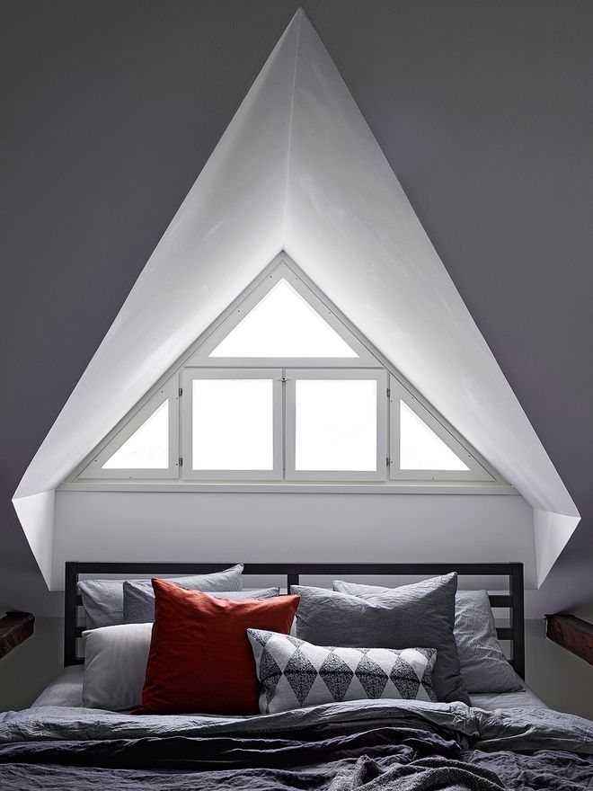 Linen bedding
