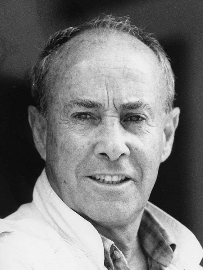 A portrait of César Manrigue