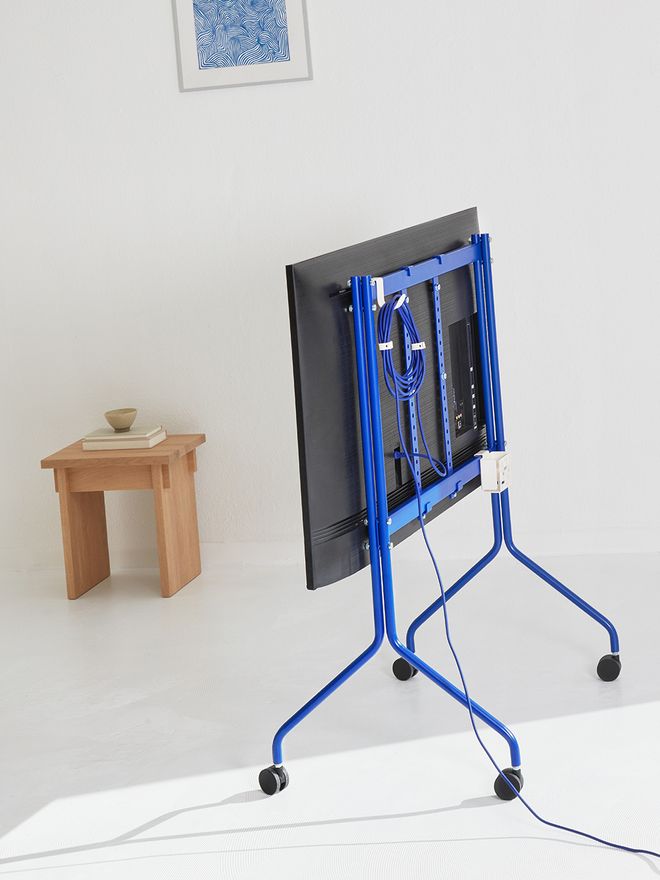 Pedestal TV stand