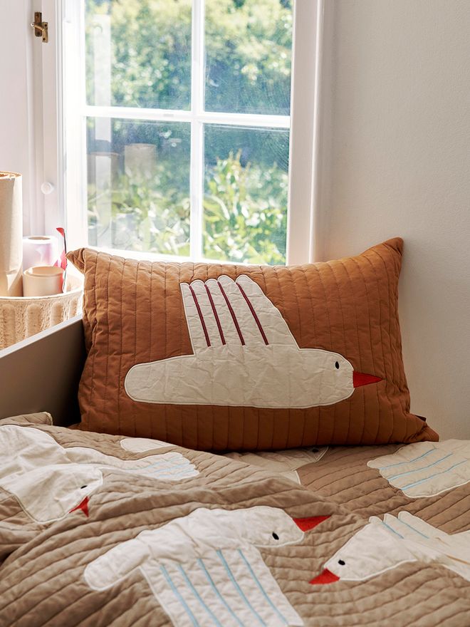 ferm LIVING  Bird tikattu peitto, 80 x 110 cm, sand