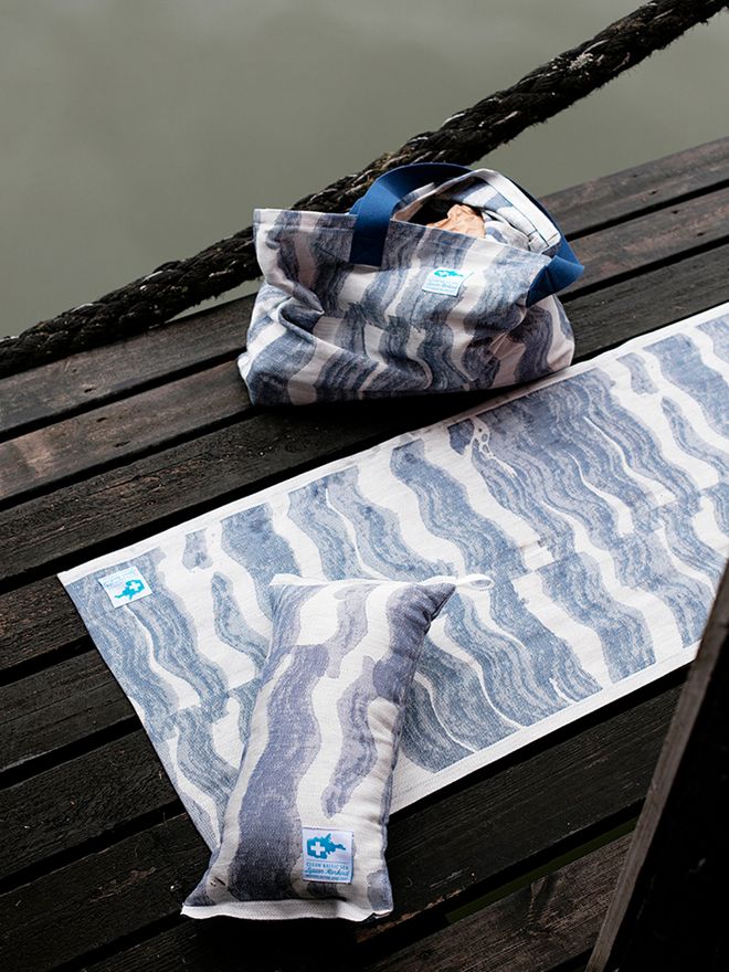 Aallonmurtaja seat cover 46 x 150 cm, white - blue