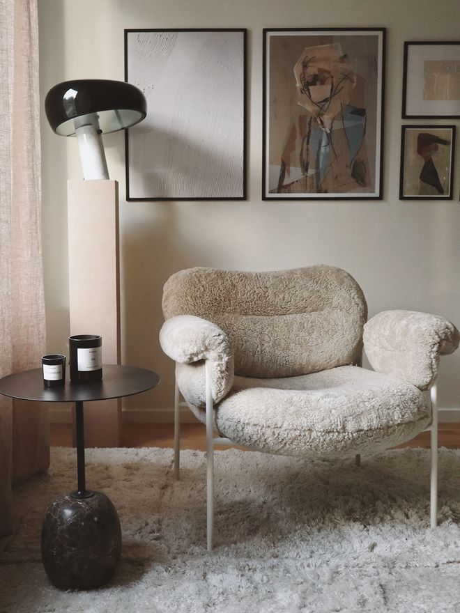Fogia Bollo lounge chair, Mohawi sheepskin - black