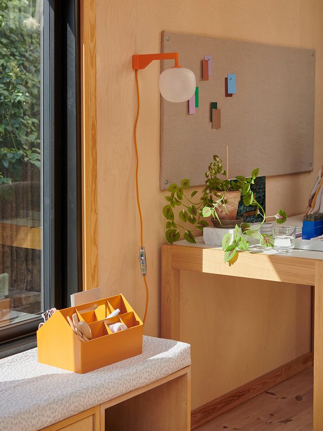 Muuto Rime wall lamp